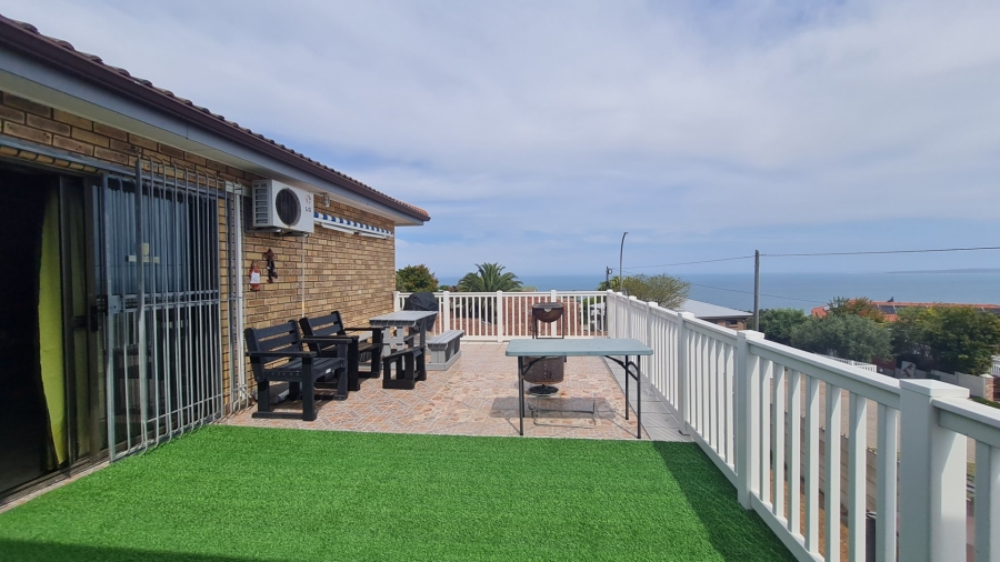 4 Bedroom Property for Sale in Dana Bay Western Cape